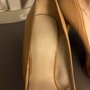 Peep toe leather Tan Shoe